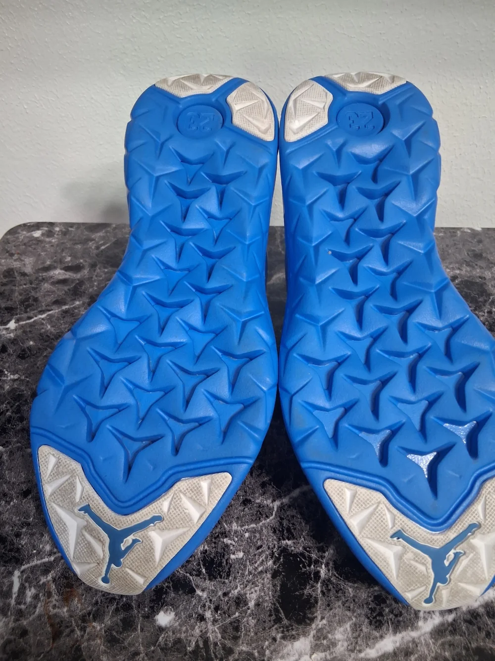 Jordan Men’s White & Blue Athletic Sneakers Size 8